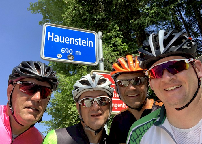 Vier Glückliche VMCler auf dem Hauenstein