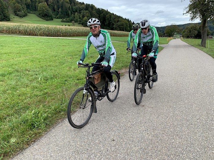 Die Gruppe unterwegs, kurz vor Turbenthal