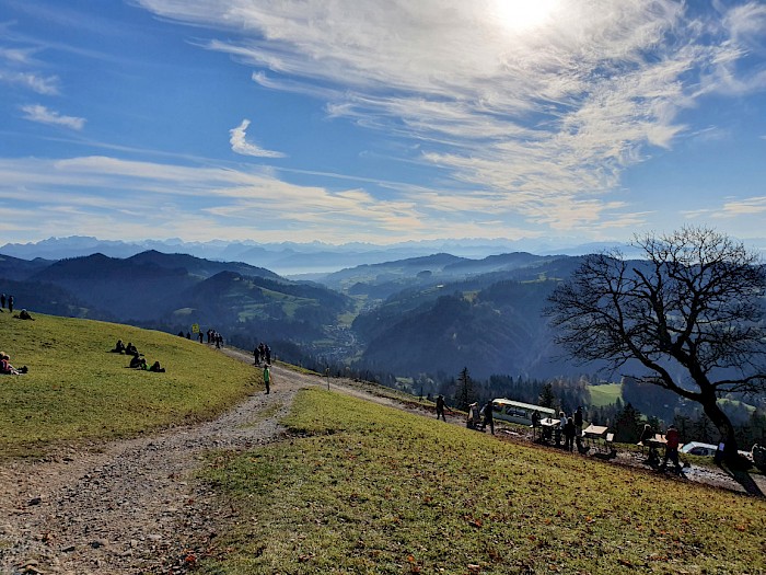 Blick vom Hörnli ins Tösstal Richtung Zürichsee und Innerschweiz