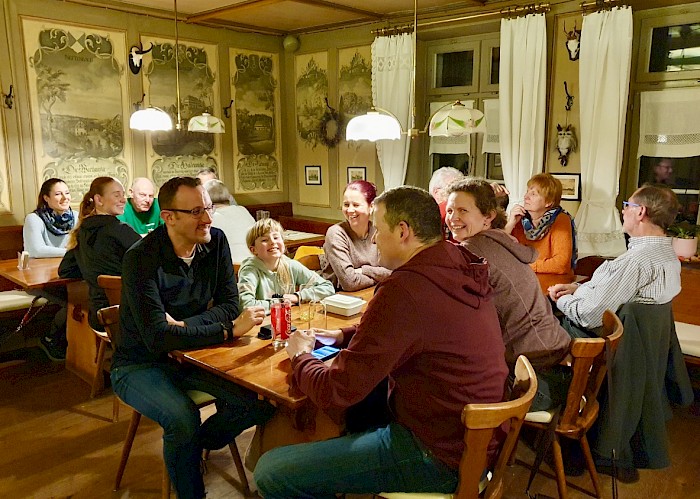 Zufriedene Gesichter nach dem feinen Abendessen.