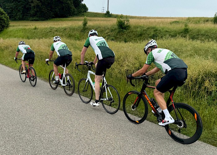 Die VMCler-Gruppe im Windschatten unterwegs