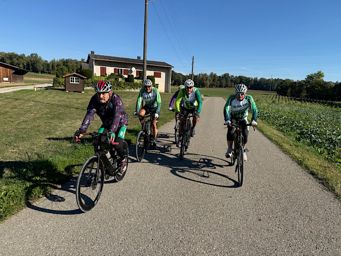 Die Gruppe in voller Fahrt kurz vor Alten